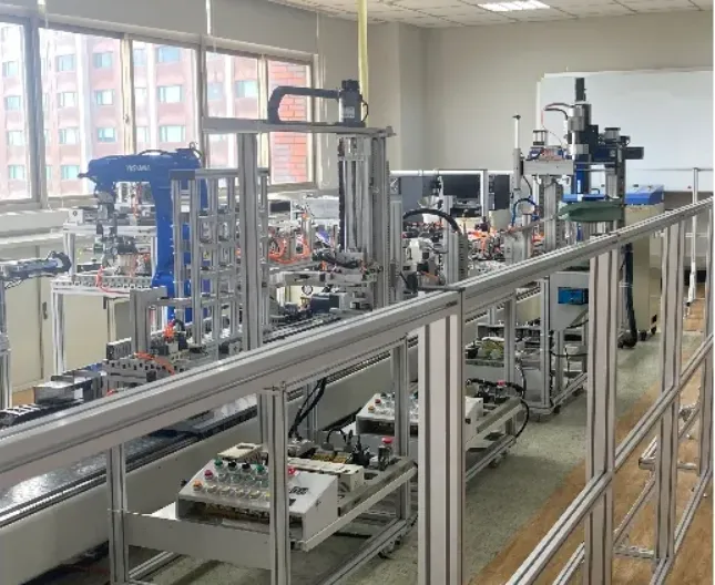 Design professional courses combining advanced manufacturing technology with the Internet of Things, big data, cloud computing, artificial intelligence (AI), etc.