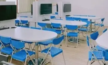 滿足課程分組討論及師生互動需求。